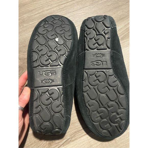 UGG NWOT Ascot Slippers, Black, Mens Size 7/ Womens Size 8.5, MSRP $160 - Picture 6 of 9